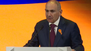 Ասացվածք կա, ասում են՝ «Աղվեսի դունչը չի հասնում խաղողին, ասում է՝ խակ է», Լուսին թռնելը մեզ համար խակ է. գիտնականի և պրոֆեսիոնալի բացակայություն կա. Փաշինյան