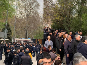 Ազատության հրապարակը լեփ-լեցուն է, մարդիկ նաև հրապարակից դուրս են կանգնում