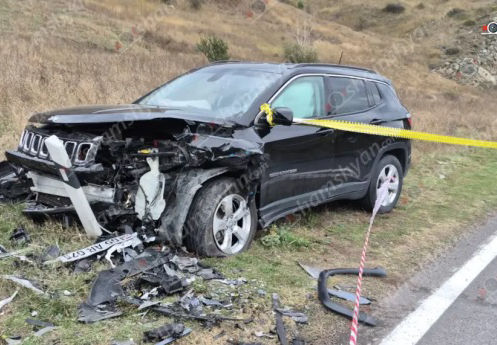 Սպիտակ-Գյումրի ավտոճանապարհին բшխվել են «Mercedes»-ը և «Jeep Compass»-ը․ 5 վիրшվորներից մեկը անչափահաս է