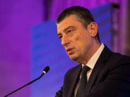 Ձերբակալվել է Վրաստանի նախկին վարչապետ Գեորգի Գախարիան։ Նրան սպառնում է մինչև 13 տարվա ազատազրկում, հայտնում են վրացական լրատվամիջոցները