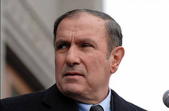 Լևոն Տեր-Պետրոսյանը վերադառնում է նախագահի աթոռին