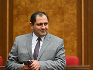 Աշխատանքից ազատել եմ այլ երկրի քաղաքացի զավակ ունեցող ՊՆ աշխատակիցներին