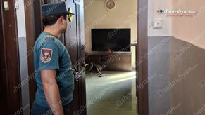 Փրկարարները, բացելով Թումանյան փողոցի շենքերից մեկի բնակարանի դուռը, լոգարանում հայտնաբերել են 32-ամյա տղամարդու մարմինը