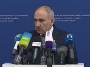 Кто этот генерал, который бросил свои штаны в трех метрах перед тобой? Это вообще солдатский вид? Пашинян