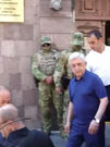 Երբ որ գործի նյութերը ստանանք, էն ժամանակ կխոսենք, բան չեմ հասկանում․ Սերժ Սարգսյանը հեռացավ Հակակոռուպցիոն կոմիտեից