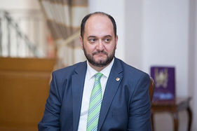 «Ժողովուրդ». Ում շքեղ նորոգված աշխատասենյակն է տրամադրվել Արայիկ Հարությունյանին