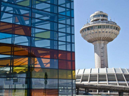 «Զվարթնոց»-ում կանադացին հայտնել է, որ ուշացել է թռիչքից, ոստիկանության սպան նստել է իր կողքին, սրբել արցունքները, անգամ փորձել համբուրել իրեն