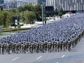 Սա շքերթ է որը տեղի է ունեցել այսօր Բաքվում, սա է այն կռվի արդյունքը, որը տվել է հայ ռազմիկը 44-օր պաշտպանելով իր հողը. Մարտիրոսյան