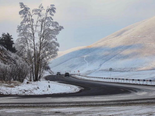 There are closed and impassable roads in the territory of Armenia. Lars is closed to all types of vehicles.
