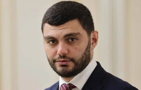 «Ժողովուրդ». Ձուկ մականունով հայտնի Դավիթ Առաքելյանը հեռանում ԱԺ-ից խոշոր կրիպտոարժույթներով և չգրանցված գույքի օտարմամբ