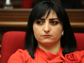 Քաղաքացիները ականատես են եղել փողոցում տղամարդու կողմից կնոջ նկատմամբ ֆիզիկական բռնության 