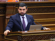 Ձայնագրության մեջ տերտերը խոսում է քարոզչությանը չտրվողներին գյուլլելու մասին, զրուցակիցը՝ «փողի վրա նստելիք» սեփական թիմակիցներից մի քանիսին. Ալեքսանյան