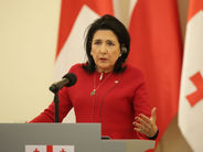 Վրաստանի նախագահը կառավարությանը մեղադրել Է երկրի ընթացքը փոխելու համար Սահմանադրության վրա հարձակման մեջ