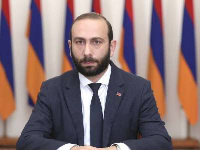ԱԳ նախարարը չի հերքել, որ ճոխ առանձնատունը պատկանում է իրեն
