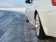 Չարենցավան-Հրազդան ճանապարհին տեղ-տեղ առկա է մերկասառույց