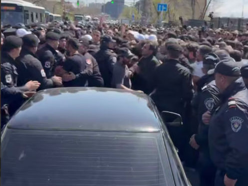 Հակակոռուպցիոն դատարանի մոտից բերման է ենթարկվել 17 անձ