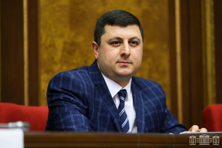 Արմեն Գրիգորյանը, իր թիմակիցներն ու հրահանգավորողները, ցավոք, իրենց վաղեմի երազանքին հասել են՝ Արցախը հանձնել են, ՀՀ-ում իրացնում են այլոց շահերը։ Այս մասին գրել է ՀՀԿ գործադիր մարմնի անդամ Տիգրան Աբրահամյանը։