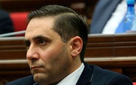Մի րոպե, վայ Ավինյան, Ավինյան... Արման Աբովյան