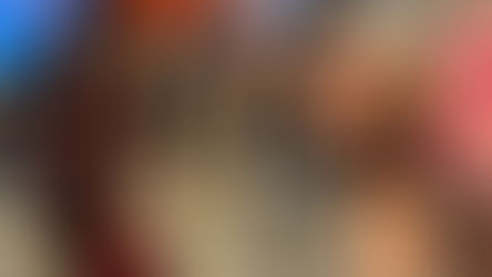 Սուպեր Սաքոն ծաղկեփնջով դիմավորում է իր պրոդյուսերին