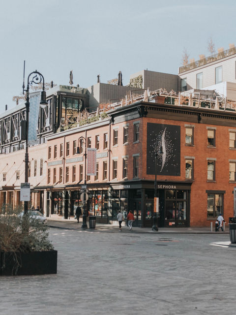 Getting "Very Merry" in the Meatpacking District