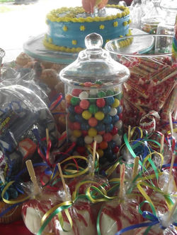 mo_candy_table.jpg