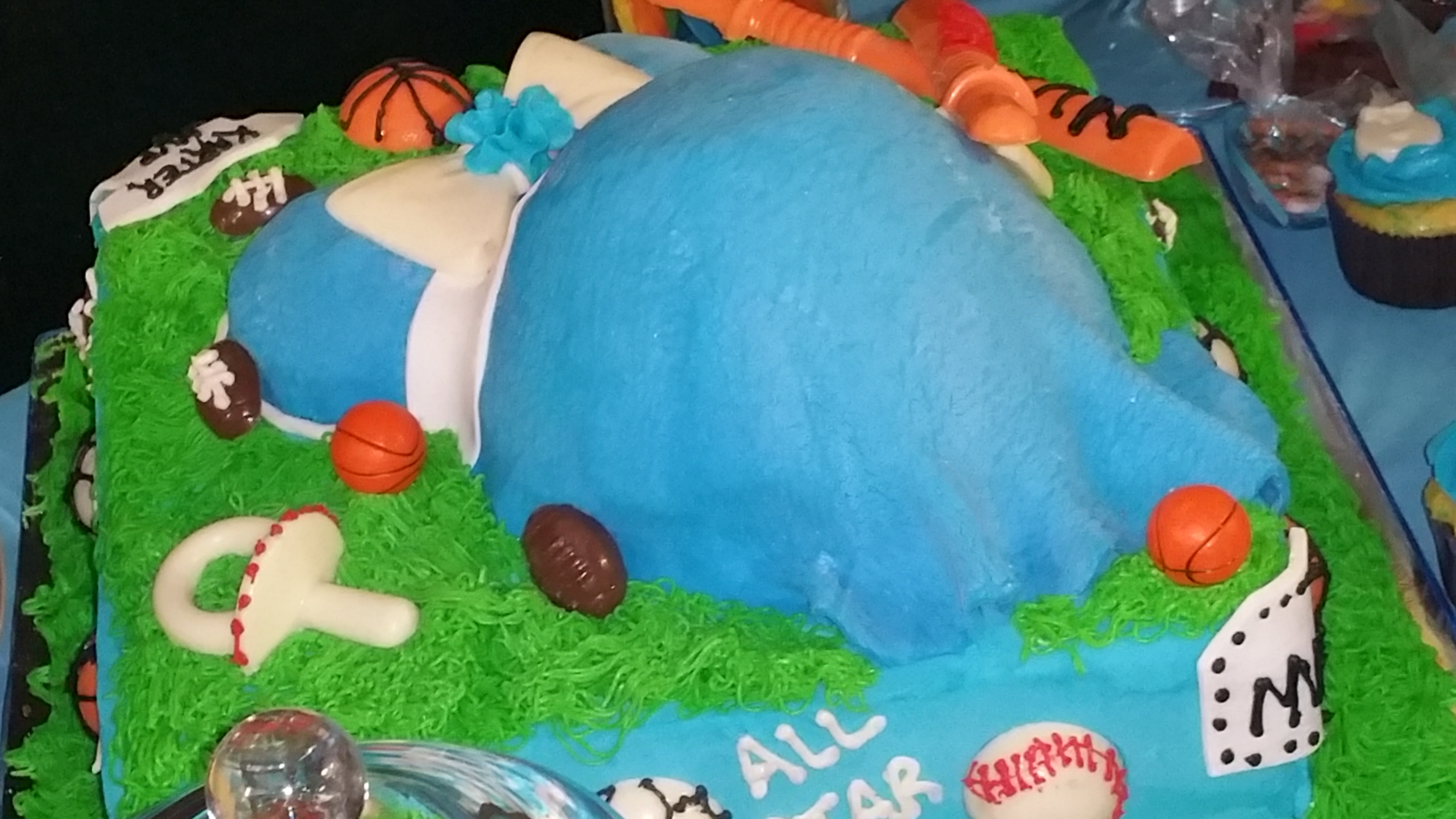 baby belly mvp cake