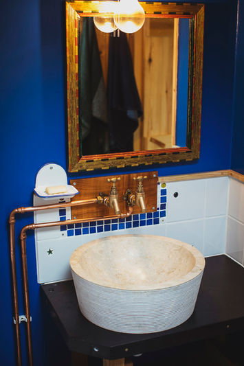 Bocs Isaf, Pantry Fields