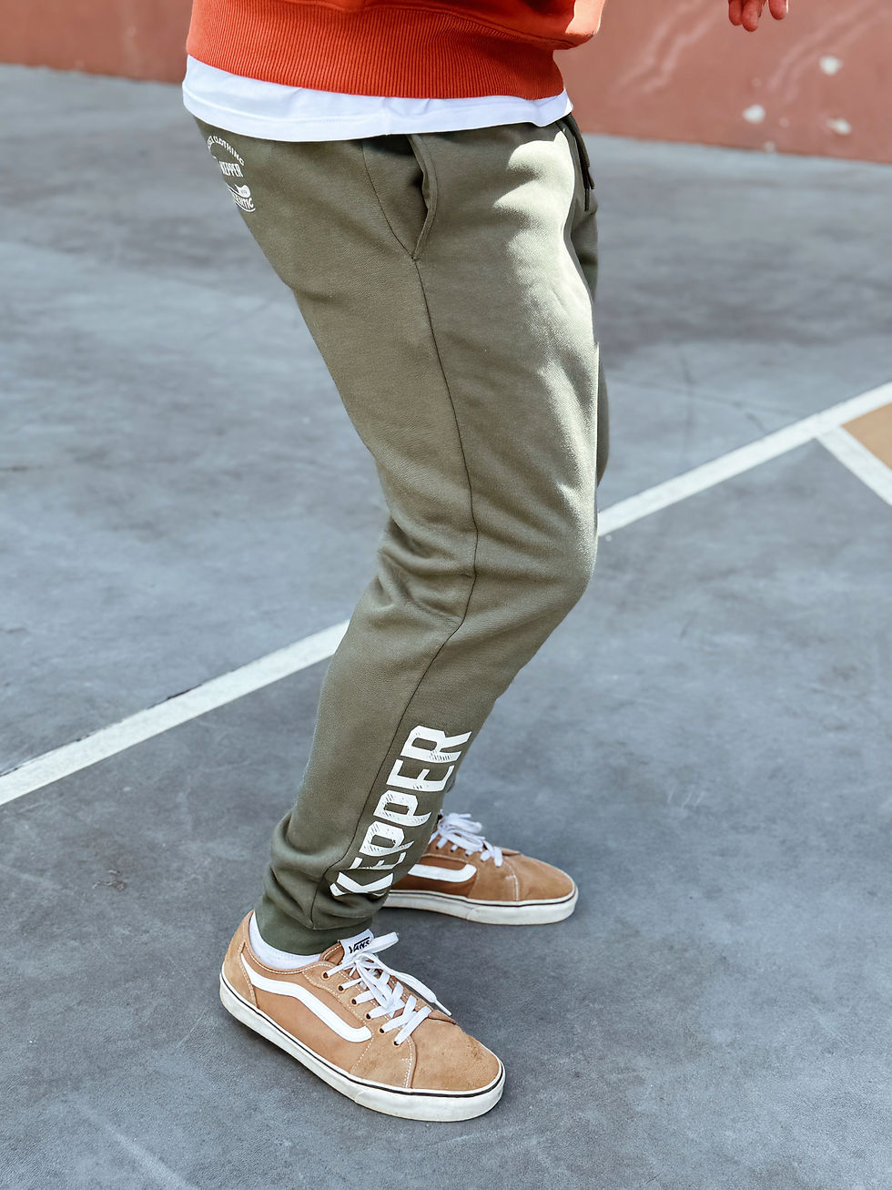 Jogging kaki kepper vue profil