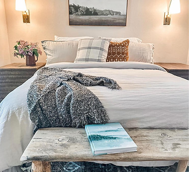 A hotel room that is cozy and warm in Westcliffe, CO