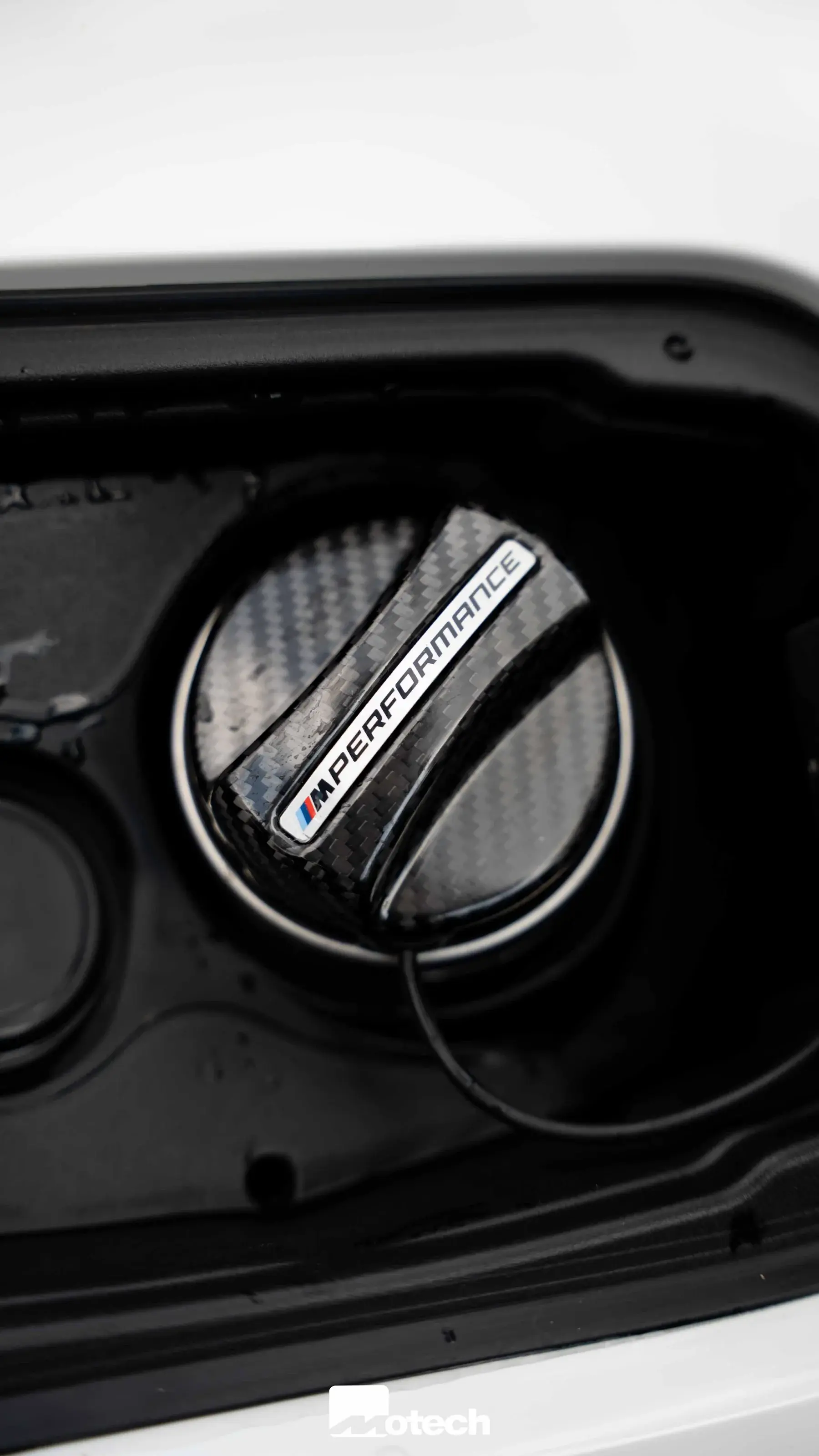 CARBON FIBER FUEL CAP - BMW F/G SERIES