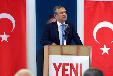 Özgür Özel’den “Yeni Umut” Vurgusu: Yeni Parti İlan Edildiği Gün Ana Muhalefet Partisi Oldu