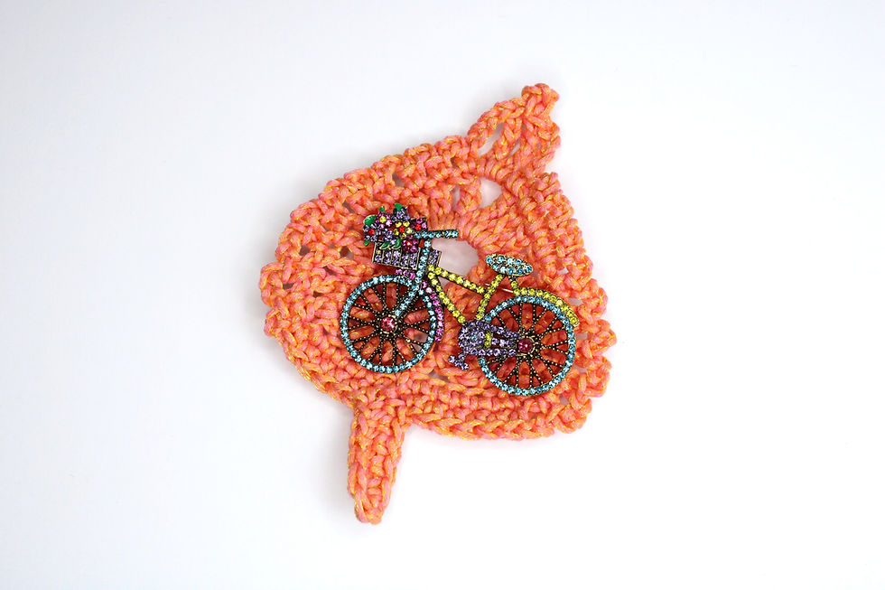Miniatura: Alfinete Vintage Bicicleta com Folha em Crochet Feita à Mão