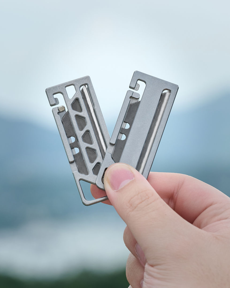 Thumbnail: KUT Leggera: Ultrathin Skeletonized Titanium Boxcutter