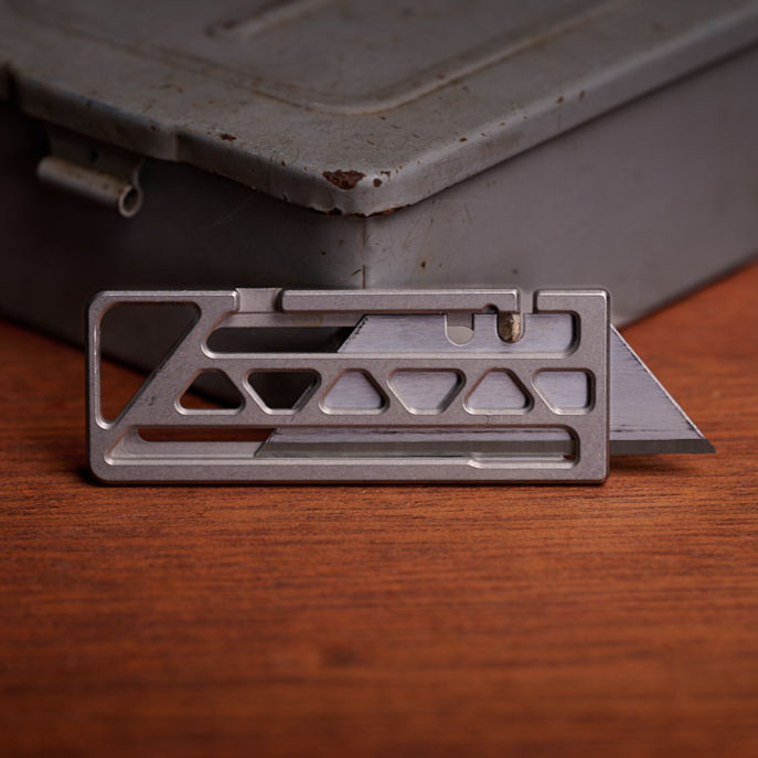 Ryfined Gear KUT Leggera ultrathin titanium boxcutter with deployed utility blade