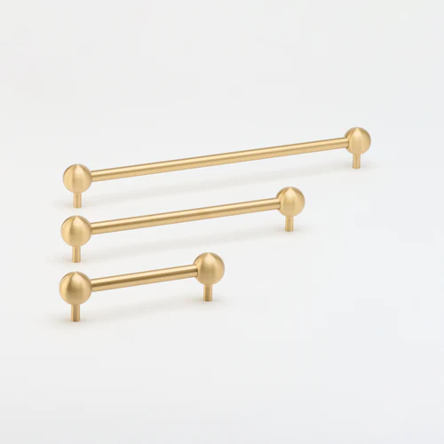 Sphere Pull Brass