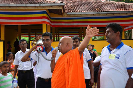හෙයියන්තුඩුව පුරාණ විහාරස්ථානයේ විහාරාධිපති නායක හිමිපානන්ගේ ගරු අනුශාශනා නිරන්තරයෙන් චාරිකාව පුරාම