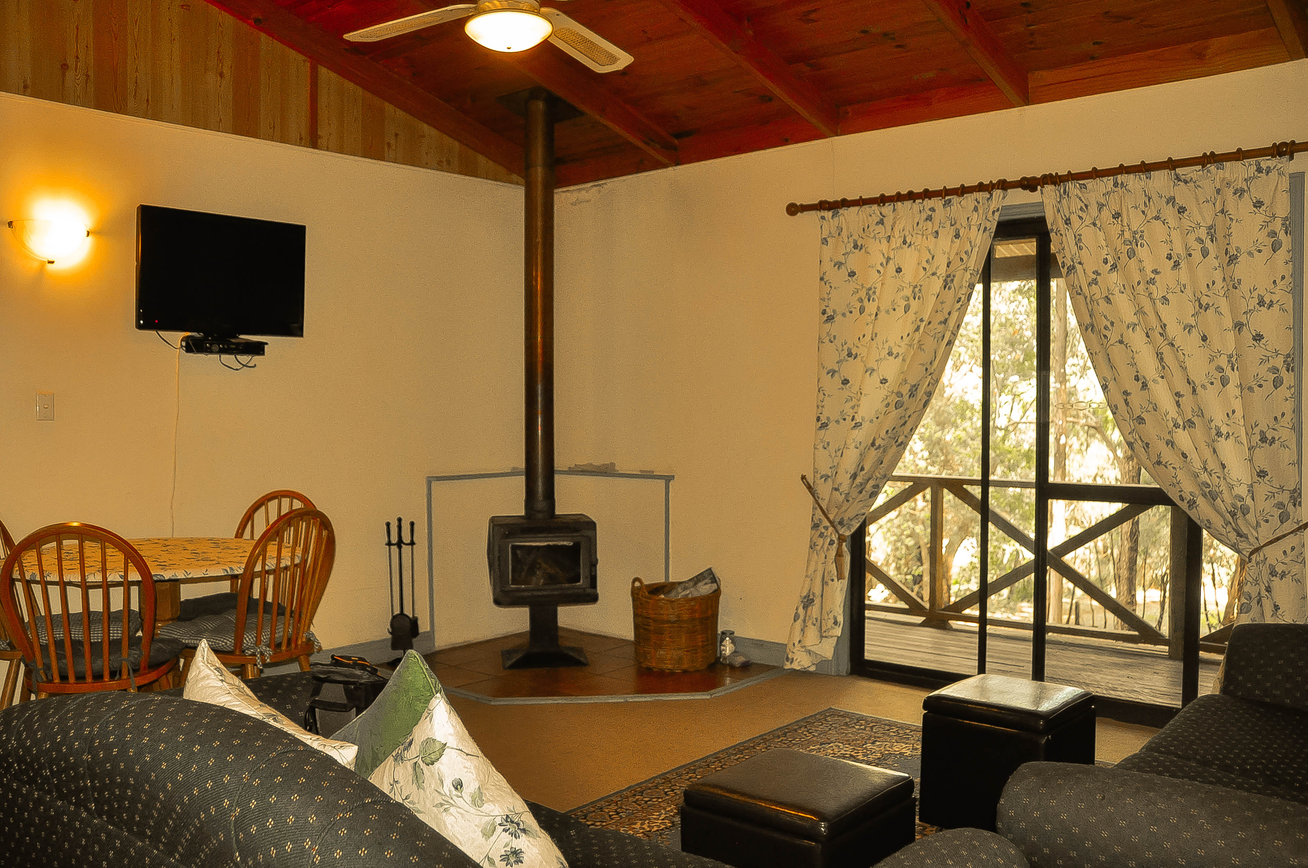 Pemberton Accommodation Karri Valley Hideaway