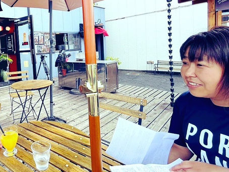 6月の下旬に、宇野港でモーニングを食べていたら、NHKの取材班が宇野港の撮影にこられていました