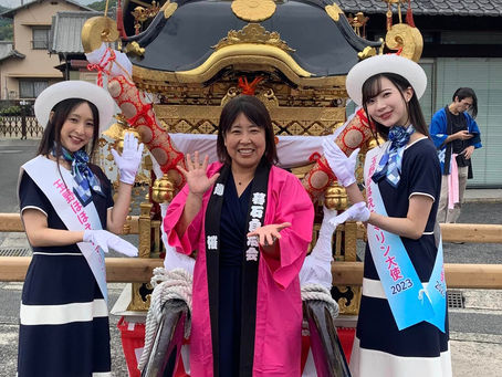 【鴨神社秋季大祭】鴨神社ではこの2日間、地区の皆さんが神輿を輪番制で回していきます。