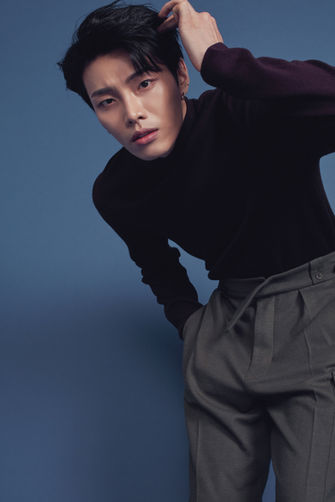 fashion magazine editorial celebrity photoshoot with Kpop boy group HOTSHOT styling by Heidy Seo