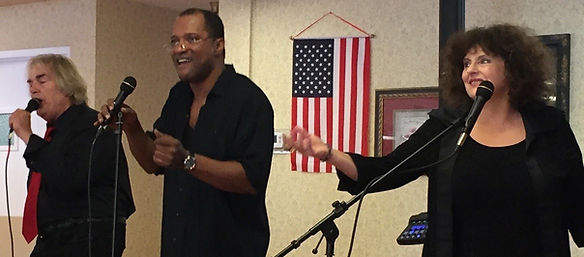 Linda Lou Rennard Singing.jpg