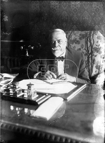 1929-30 PHOTO 17.jpg