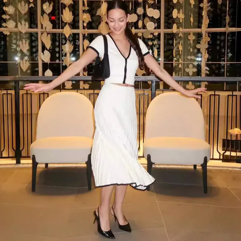Thumbnail: Knitted Women Short Sleeve Turn-Down Collar Sweater Dress Elegant Maxi Skirt