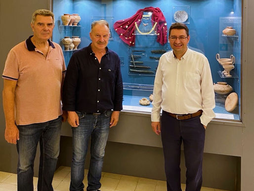 Με τον Δήμαρχο Θ. Ζεκεντέ και Φορείς του Πολιτισμού στη Γιορτή Πανσελήνου στην Αταλάντη