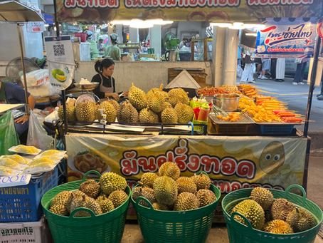 The Khun Yim Market, Udom Suk