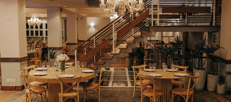 Espaço All Inclusivem com espaço, decoração e alta gastronomia