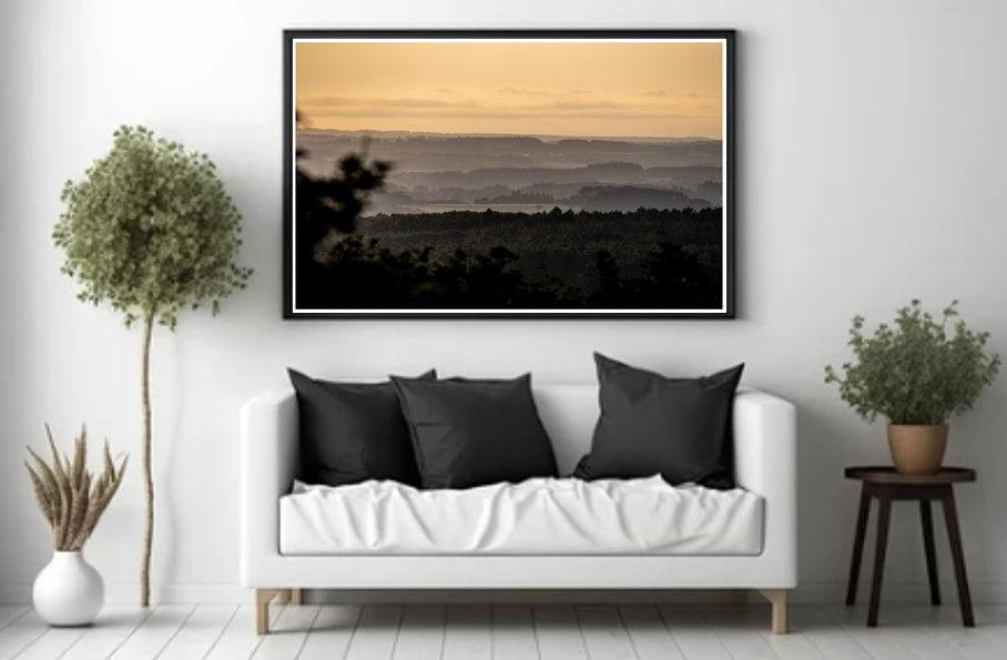 Paysage de l’horizon de la forêt de Brocéliande au coucher du soleil