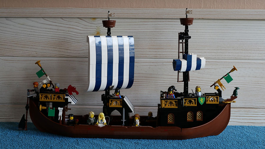 Tristan et Iseult s'apprêtant à boire le philtre d'amour en Lego. Tristan and Iseult about to drink the love potion in Lego.