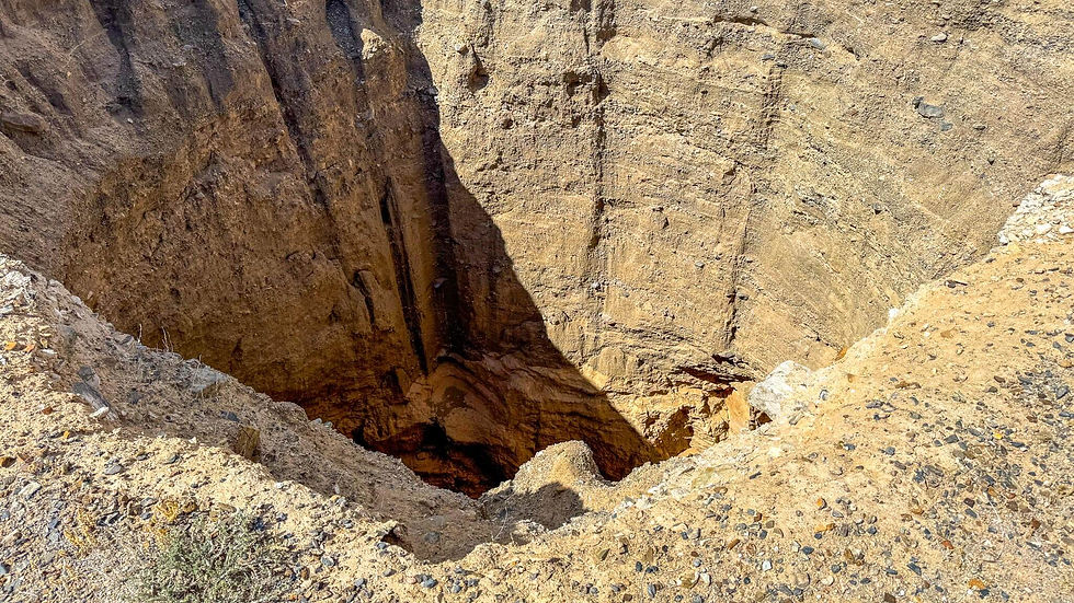 There are some points around the edge where you can't see the bottom