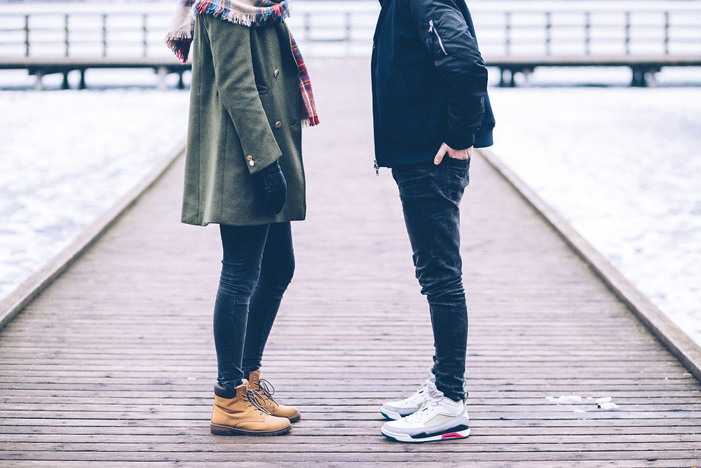 No face couple